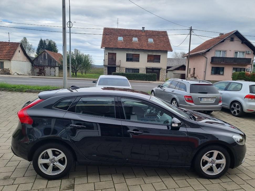 Volvo V40 D2 88g.