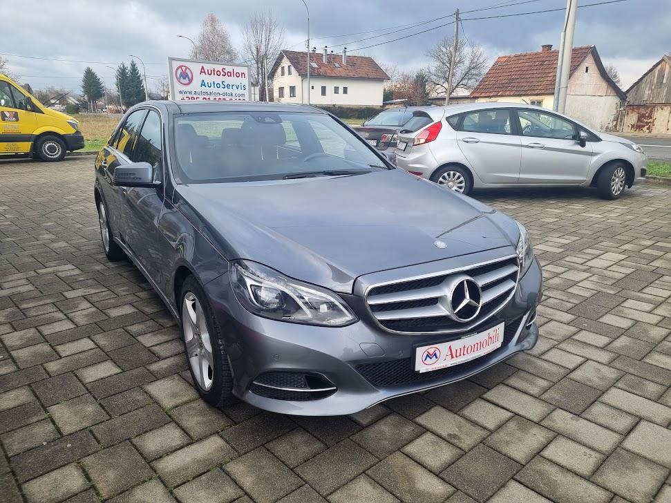 Mercedes-Benz E-klasa 220 CDI - panorama